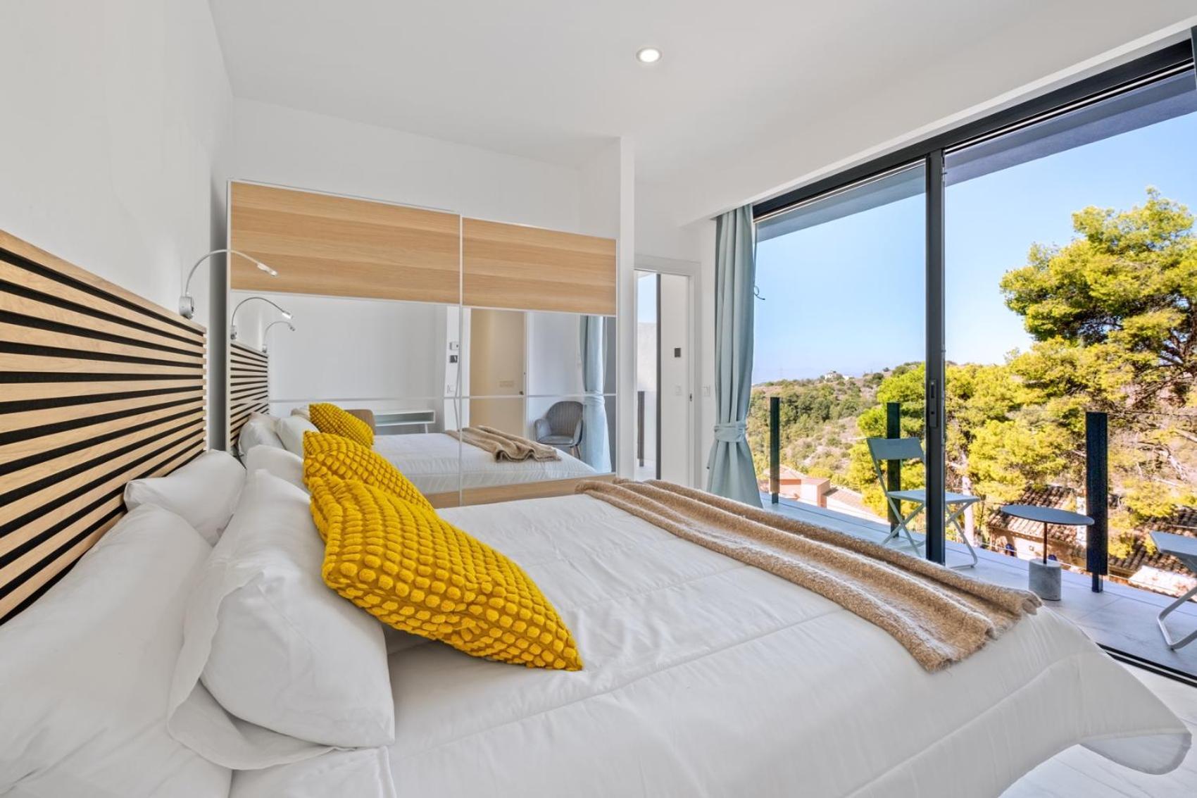 Villas Pinares De San Anton - Sea, City, Mountain, Views Malaga Bagian luar foto
