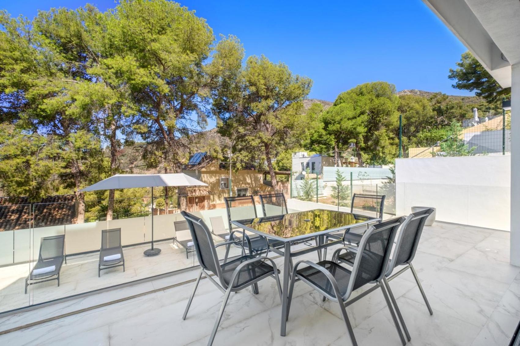 Villas Pinares De San Anton - Sea, City, Mountain, Views Malaga Bagian luar foto