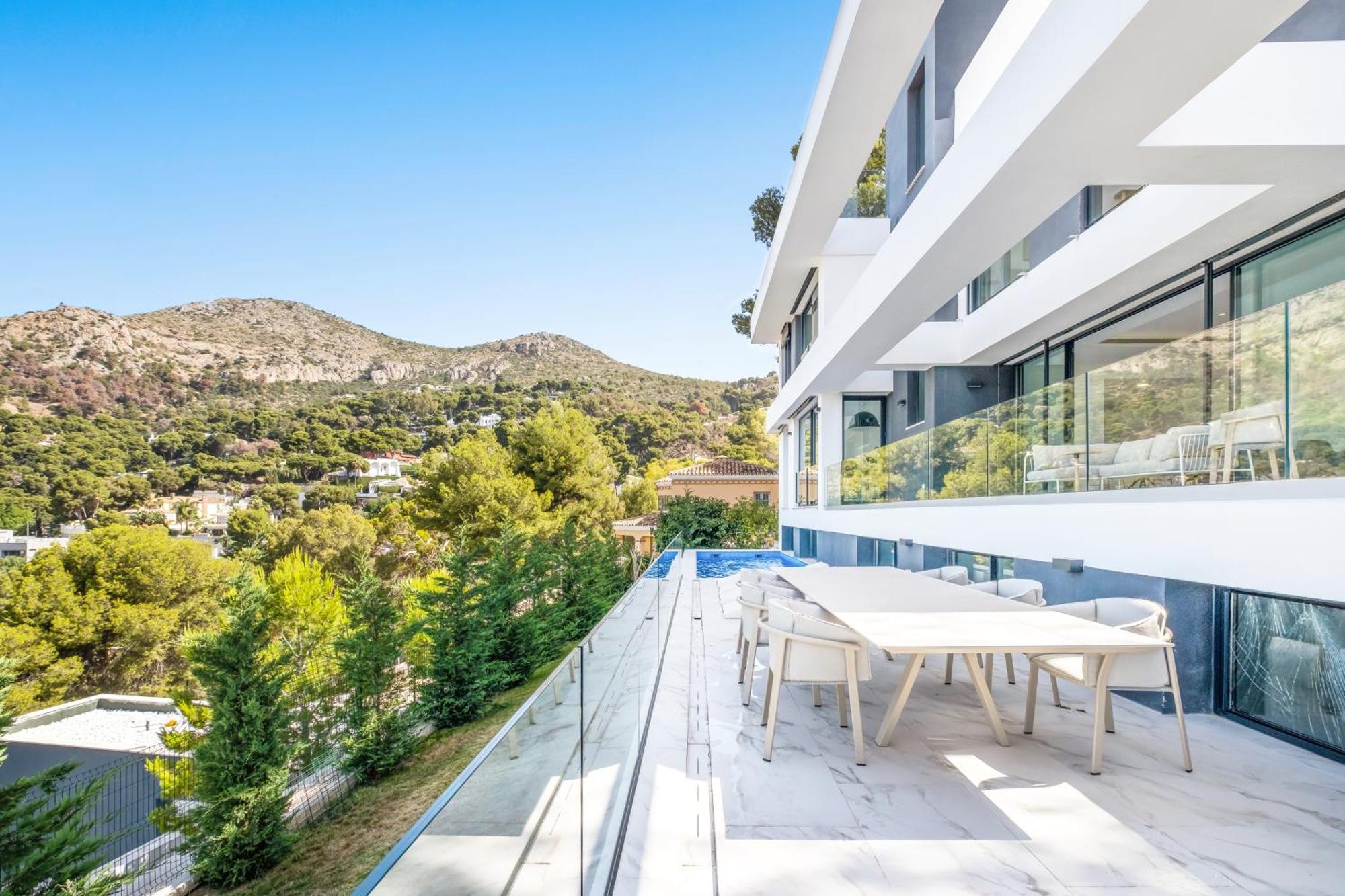 Villas Pinares De San Anton - Sea, City, Mountain, Views Malaga Bagian luar foto