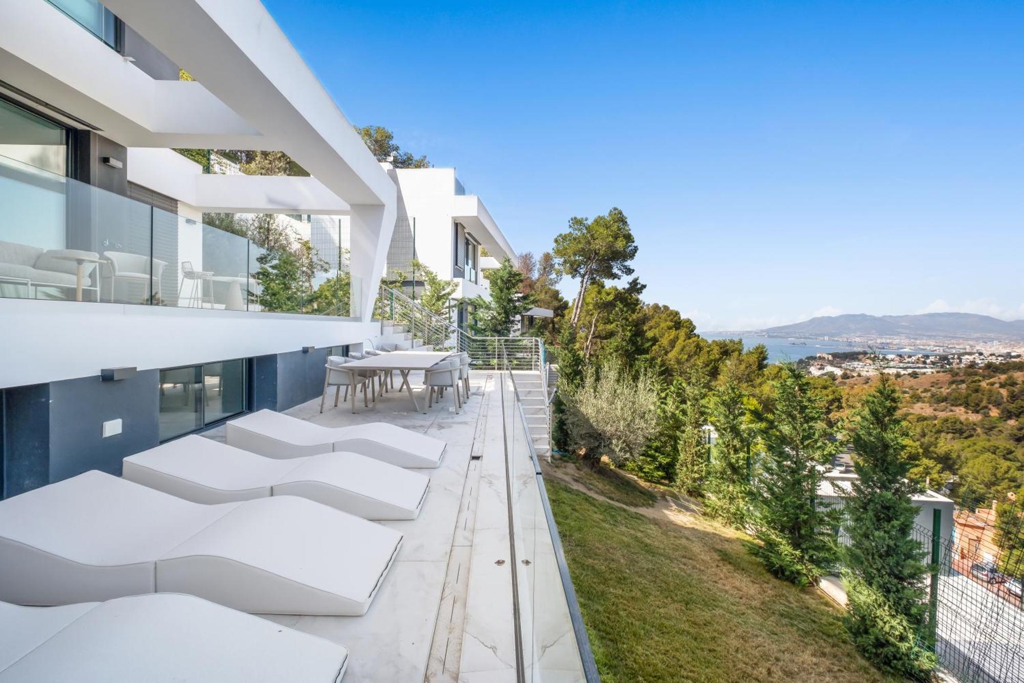 Villas Pinares De San Anton - Sea, City, Mountain, Views Malaga Bagian luar foto