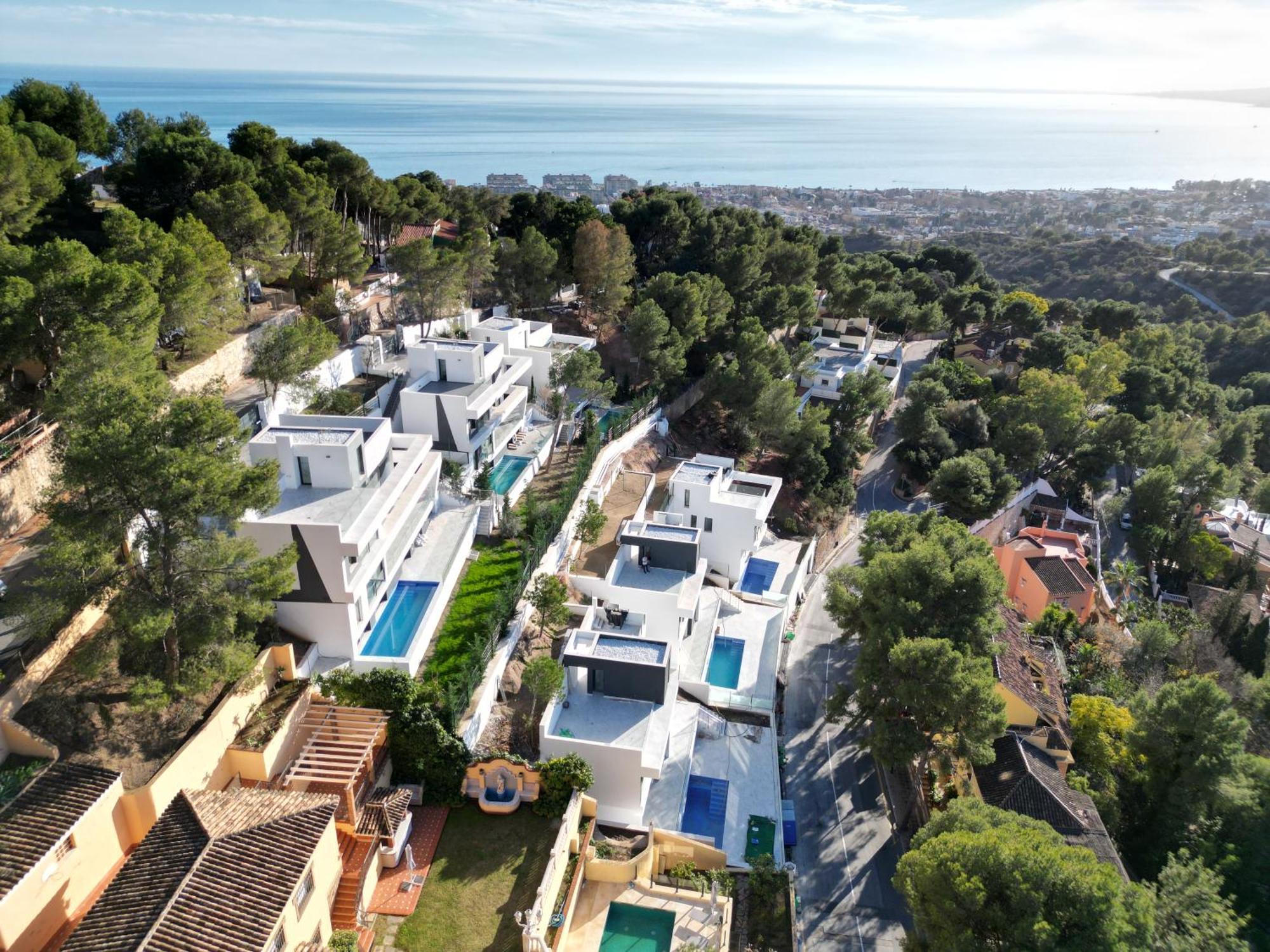 Villas Pinares De San Anton - Sea, City, Mountain, Views Malaga Bagian luar foto